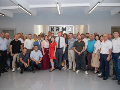 Дилеры КРМЗ познакомились с новой техникой завода  и работой его партнерских ассоциаций